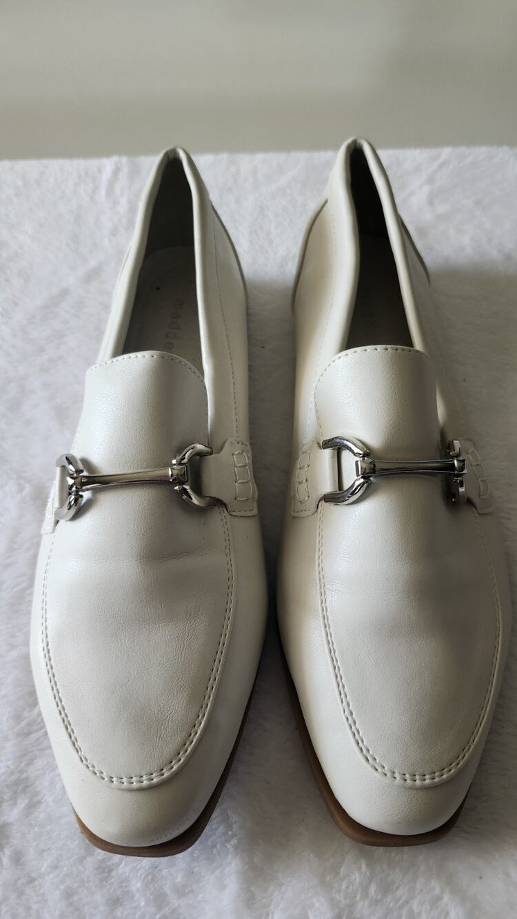 Madden Girl Ashlee Women's white Loafers New with Box Size 8.5 S15